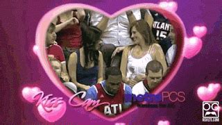 50 hilarious cam memes of september 2019. #funny #kiss #cam #gif #gifs | Kiss cam, Funny gif, Cool gifs