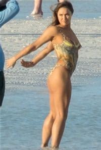We did not find results for: Ronda Rousey Behind-The-Scenes Beach Body Paint Pics Leaked