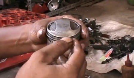 Pemasangan ring piston mesin 4 langkah. Cara Mudah Pasang Ring Piston Sepeda Motor | OTOMOTIF PLUS ...