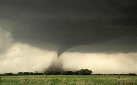 What kind of tornado destroyed the dom tower of utrecht? Tornados in Deutschland - Klimawandel Schuld?