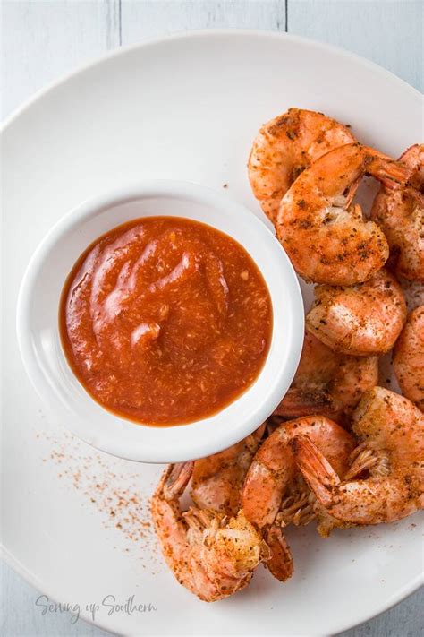 Place some shrimp on a platter of ice; Pretty Shrimp Cocktail Platter Ideas - Shrimp Cocktail Platter Gourmet To Go Nugget Markets / I ...