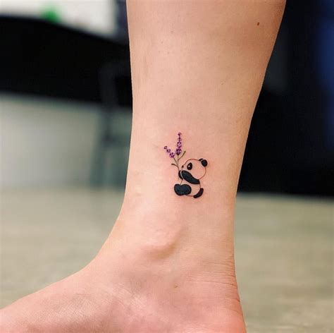 #henna #henna tattoos #tattoos #henna feet tattoos #henna feet #crazy design #middle eastern. Pin by Hannah Lee on Tattoos in 2020 | Tiny tattoos for ...