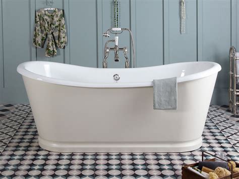 Die freistehende badewanne ist in den letzten jahren zum synonym für edles design im badezimmer geworden und der trend hält weiter an. Birmingham big - freistehende Guss-Badewanne - weiss - 182 ...