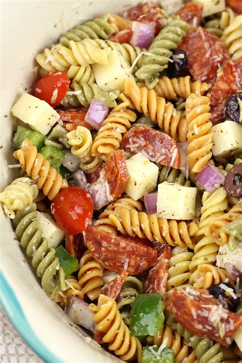 This fall harvest pasta salad is a festive cold pasta dish made with fresh and seasonal ingredients, topped with a deliciously sweet honey poppyseed dressing! Festive Pasta Salads - Easy Pasta Salad Perfect For Potlucks Picnics Parties Fivehearthome ...