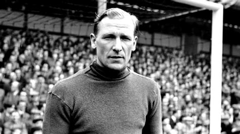 Bert trautmann was born in germany but he went on to have one of the least likely careers in british football. Bert Trautmann, dalla gioventù hitleriana ad eroe di ...