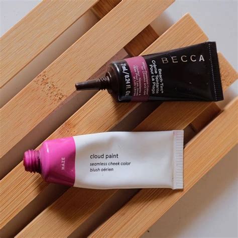 Glossier priming moisturizer balance 🕊праймер для жирной кожи. I don't know why @beccacosmetics beach tint isn't as big ...