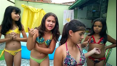 Desafio da piscina 🌊 😂 #irmã #desafio #brincadeira #piscina подробнее. desafio da piscina