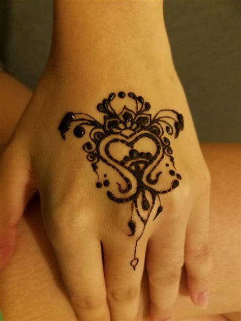 An important part of indian culture, the use of henna has become increasingly popular in the united states, with henna artists providing henna tattoos for weddings, as event. Pin by M. H. on Henna | Henna hand tattoo, Tribal tattoos ...