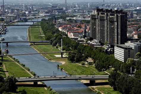 Maybe you would like to learn more about one of these? Brücken von Mannheim mit der Neckarpromenade ...