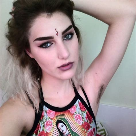 Adds hair to armpits, pubes and bum crack. Hairy Armpits Is The Latest Women's Trend On Instagram ...