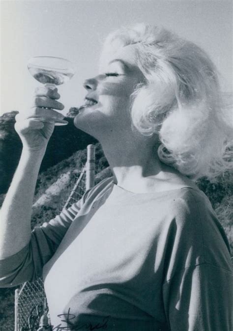 Последние твиты от marilyn monroe (@marilynmonroe). Never Before Seen Pics From Marilyn Monroe's Last Photo ...