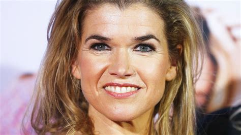 Mit anke engelke kann ein publikum dieses phänomen erleben, gleich, ob sie. Anke Engelke: Für ihren neuen Film ließ sie sogar Haare