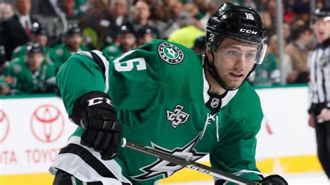 Jason dickinson (born july 4, 1995) is a canadian professional ice hockey forward currently playing for the vancouver canucks of the national hockey league.he was selected by the dallas stars in the first round, 29th overall, of the 2013 nhl entry draft Jason Dickinson