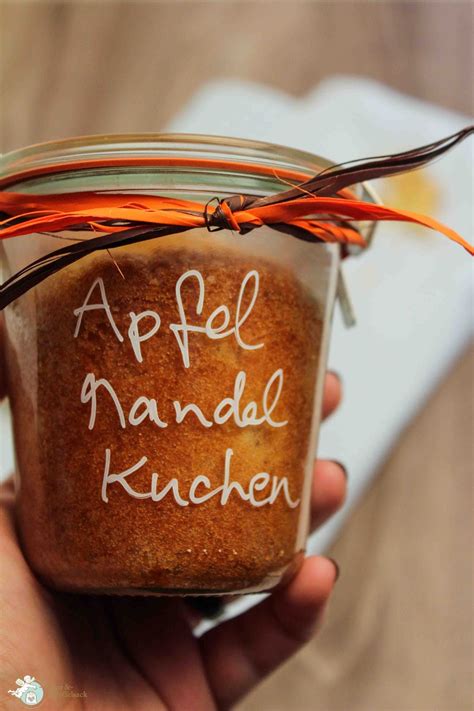 Fette die gläser gut ein, damit sich der kuchen später aus dem glas lösen lässt. Amor&Kartoffelsack: Kuchen aus dem Glas: Apfel-Mandel ...