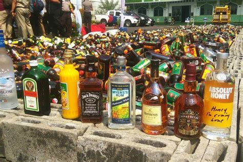 Beli produk botol bekas miras berkualitas dengan harga murah dari berbagai pelapak di indonesia. Download Gambar Minuman Keras - Download Gratis