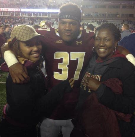 Smith's fiancée, shawna mcknight, told tmz that her parents accompanied. Kamrin Moore's Mother Rhayda Thomas (Bio, Wiki)