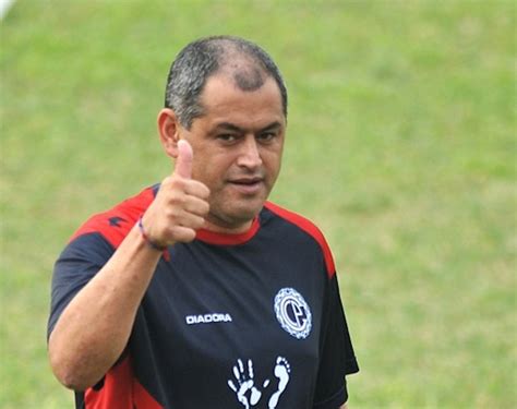 El técnico de cerro porteño, francisco arce, compareció a la conferencia de prensa tras el empate con el deportivo la guaira en el juego de la segunda fecha del grupo h de la copa libertadores de américa. 'Chiqui' Arce, el nuevo DT de Cerro | Noticias Paraguay