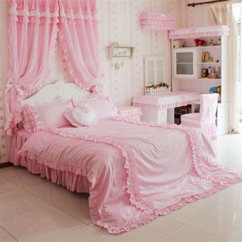 There isn't a better bed set for a princess than this one, with a ball gown print duvet and a tiara that sits right above the little girl's head on their pillow. Princess Twin Bed Set - Home Furniture Design