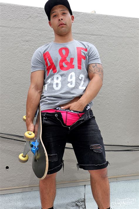 Stripped to his boxers, he teases us before revealing his big uncut dick, through the fly. Bentley Race Sam Sivahn | GayMobile.fr