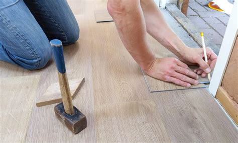 Use a table or circular saw to make long, straight cuts. How to Cut Laminate Flooring With a Circular Saw 2021