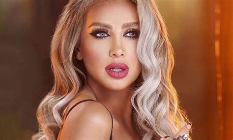 من تحته بعد هذا العناء الممتع وهنا ادركت نفسي فها هو الفجر يكاد أن يطل علينا وانه لا بد أن ارجع إلى مخدعي قبل أن يحس بي أحد. مايا دياب تتسبب في انسحاب وائل كفوري من حفل ملكة جمال ...