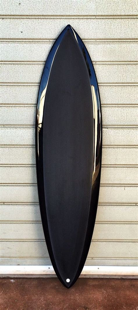 Suspendus au plafond, une planche de surf sont la meilleure façon de ranger lorsqu'il n'est pas en cours d'utilisation. Ledge Model / Album Surfboards Too beautiful to surf. Make ...