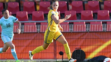 ⚽ footballplayer vfl wolfsburg swedish nationalteam puma athlete. Fridolina Rolfö om missade jätteläget: "Ser inte målvakten ...