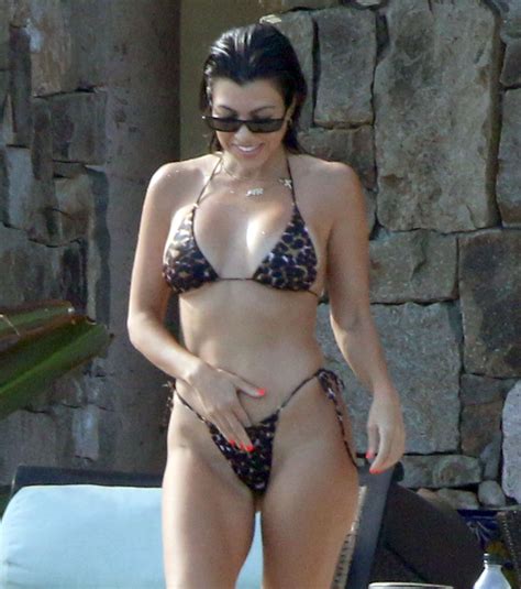 Personality, fashion designer, entrepreneur and model. Kourtney Kardashian Sexy (41 Photos) | #TheFappening