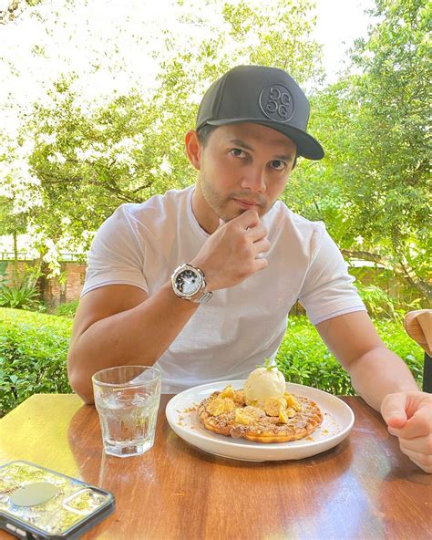 Longhouse films memeterai kerjasama dengan hairul azreen & adrian teh. Lagi Cawangan Bubble Bee Dibuka, Hairul Azreen Ikut Jejak ...