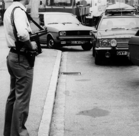 Die gefangenen der raf sind nicht nur eingesperrt, sondern seit bis zu 28 jahren weggesperrt. 6. September 1977: Hanns Martin Schleyer - Gefangener der ...