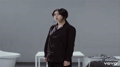 Apr 06, 2021 · the lyrics for hati yang luka by betharia sonata have been translated into 1 languages berulang kali aku mencoba selalu untuk mengalah demi keutuhan kita berdua walau kadang sakit lihatlah tanda merah di pipi bekas gambar tanganmu Download Lagu MP3 Untuk Hati Yang Terluka Isyana Sarasvati ...