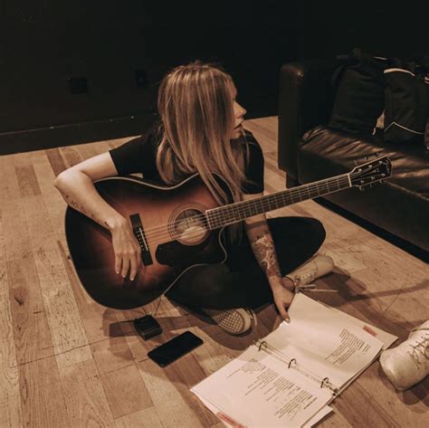 •nipsey hussle •avril lavigne •dj khaled •ashanti •black eyed peas •george e. Pin by V on Avril Lavigne (With images) | Avril lavigne, Avril lavigne photos, Avril lavigne ...