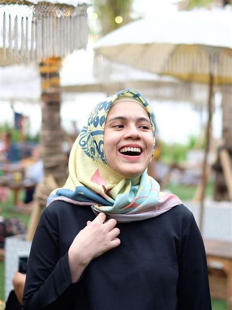 Berperan sebagai ares sang ketua geng motor, angga yunanda sebenarnya tidak terbiasa mengendarai motor gede. Para Artis Indonesia yang Juga Menjadi Penyiar Radio ...