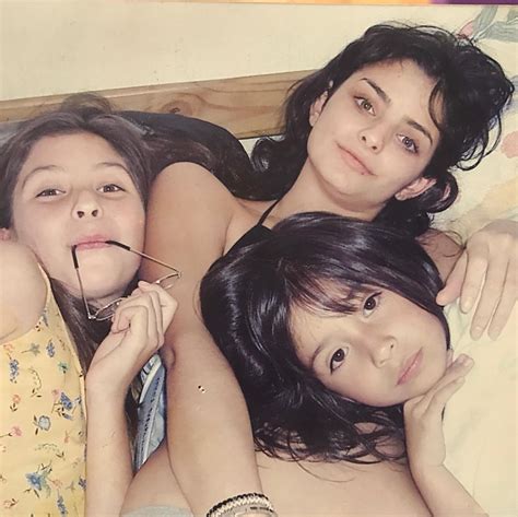 Se ha desarrollado como creadora escénica, performer, productora mexicana. Mich y Chiara, las hermanas de Aislinn Derbez que pocos ...