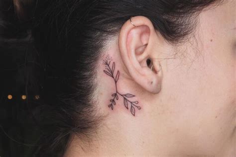 I have tattoos behind both of my ears, and i can honestly say that it hardly hurts at all, especially when compared to certain parts. 53 Captivating Zodiac Cancer Tattoos for Women that You'll ...