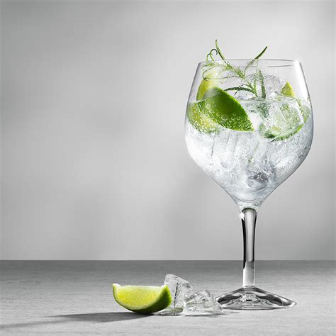 Sammenlign priser og læs anmeldelser af gin tonic glas køkkenudstyr. Gin and Tonic - Orrefors US