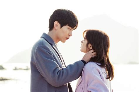 Dari sekian bhs cinta yang ada, salah satu bhs cinta yang ada yakni kata kata romantis ciuman … Ini Yang Ada Di Pikiran Cowok Tentang Ciuman Pas Pacaran ...
