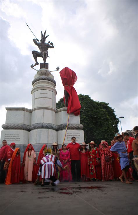 Representaciones eurocentricas y de guaicaipuro en el imaginario popular. Paseo de la Resistencia indígena recibe al Cacique Tiuna