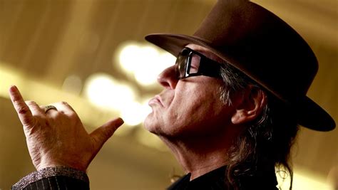 Jetzt zerrt er udo vor das bundesverfassungsgericht. Udo Lindenberg: Der Gin des Lebens - DER SPIEGEL