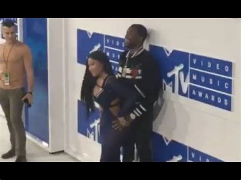 Nikki grahame rose to fame on big brother and struggled with anorexia for years. Nicki Minaj And Meek Mill Get Freaky On Red Carpet MTV VMA ...