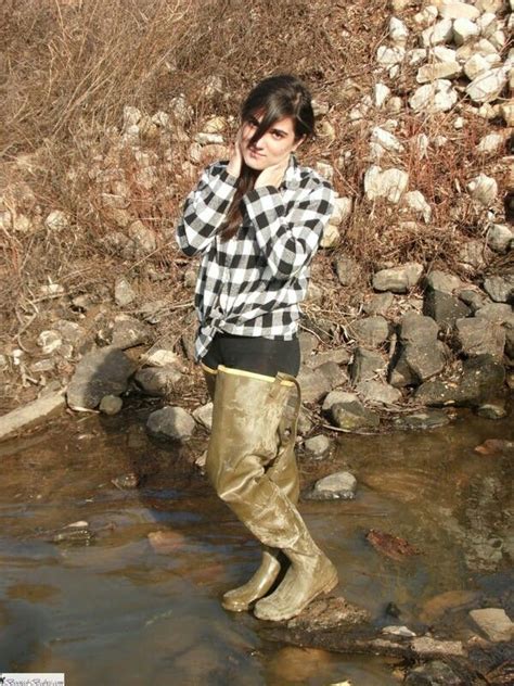 Hübsche frauen in waders nice girls in waders. Brunette in muddy waders strikes a cute pose in waders ...