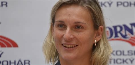 She became the olympic winner in 2008 with her last throw, 71.42 m, which then was the new european record. Barbora Špotáková ovládla v oštěpu Diamantovou ligu | Týden.cz