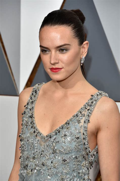 Full credit goes to the photos respective owners. Daisy Ridley in Chanel at the 2016 Academy Awards|Lainey ...