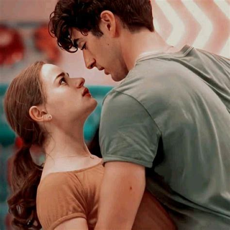 When teenager elle's first kiss leads to a forbidden romance with the hottest boy in high school, she risks her relationship with her best friend. Marco e elle | Barraca do beijo, Netflix filmes e series ...