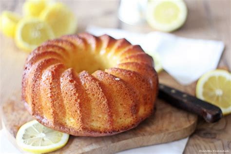 Dabei ist dieser kuchen auch noch extrem saftig und schmeckt original wie aus oma's küche 😉. Zitronenkuchen, Joghurtkuchen, Gugelhupf, Zitronen-Joghurt ...