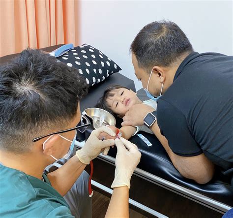 Dilansir dari medical news today, berikut adalah rentang suhu normal anak yang perlu moms catat: Suhu Badan Bayi Tinggi Cecah 39.6 Celsius, Panas Teruk ...