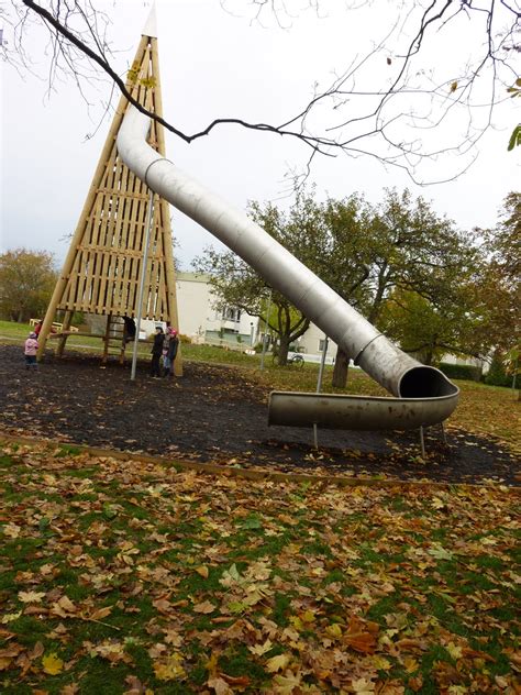 Skäggetorp är en stadsdel i linköping, som ligger nordväst om stadskärnan. Carina Boberg: Foto från invigningen av aktivitetsparken i ...