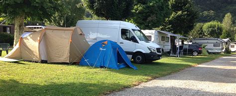 Altertümliche städte und siedlungen lassen die mittelalterliche lombardei wieder aufleben und antike, neoklassizistische villen bilden zu urigen bergdörfern einen. Camping Piona Colico Comer see - Campingplatz Comer see