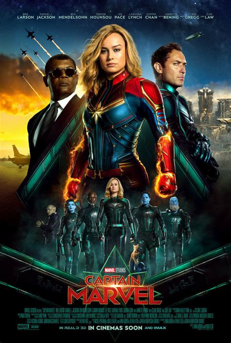 Captain marvel gets caught in the middle of an intergalactic war between two extraterrestrial races. 'Captain Marvel' Does Something Basically Unheard Of In ...