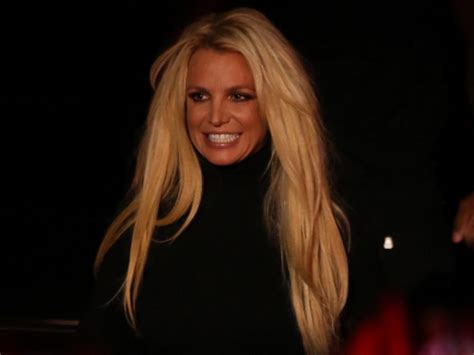 Britney jean spears) — американская певица, обладательница грэмми, танцовщица, автор песен, актриса. Бритни Спирс лечение - Экспресс газета